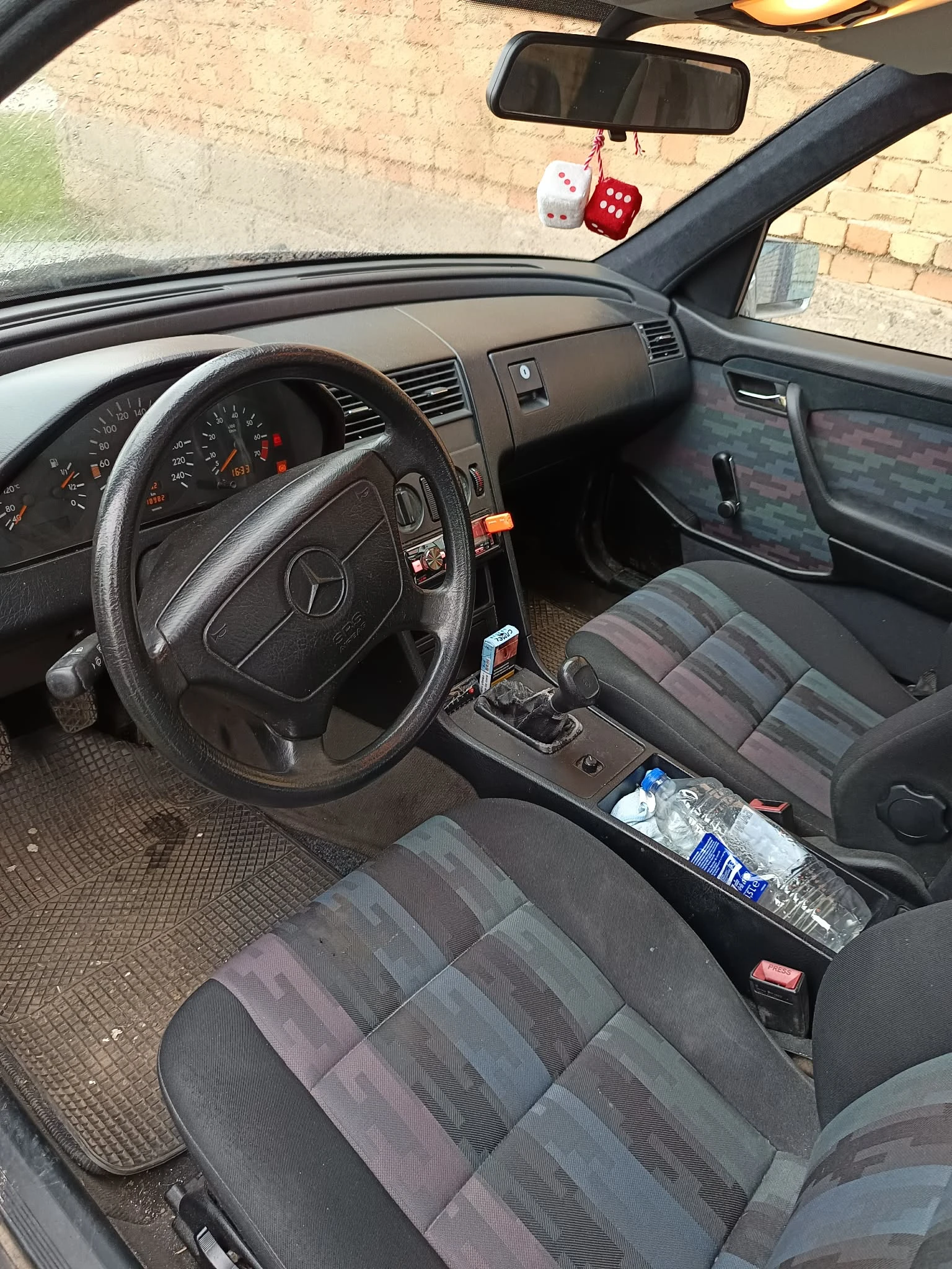 Mercedes-Benz C 180 1.8, снимка 5 - Автомобили и джипове - 53937350