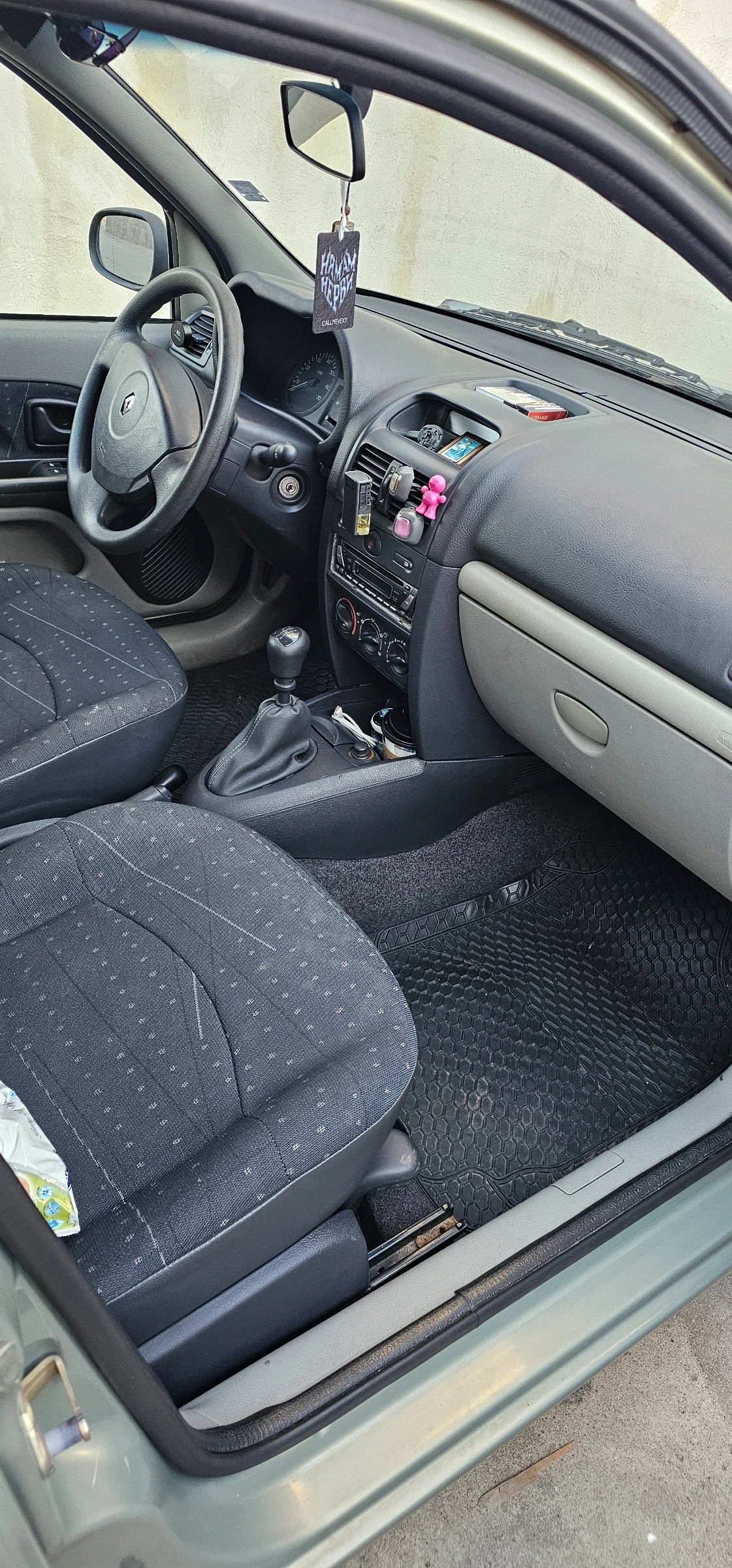 Renault Clio 1.2 16V, снимка 10 - Автомобили и джипове - 54130422