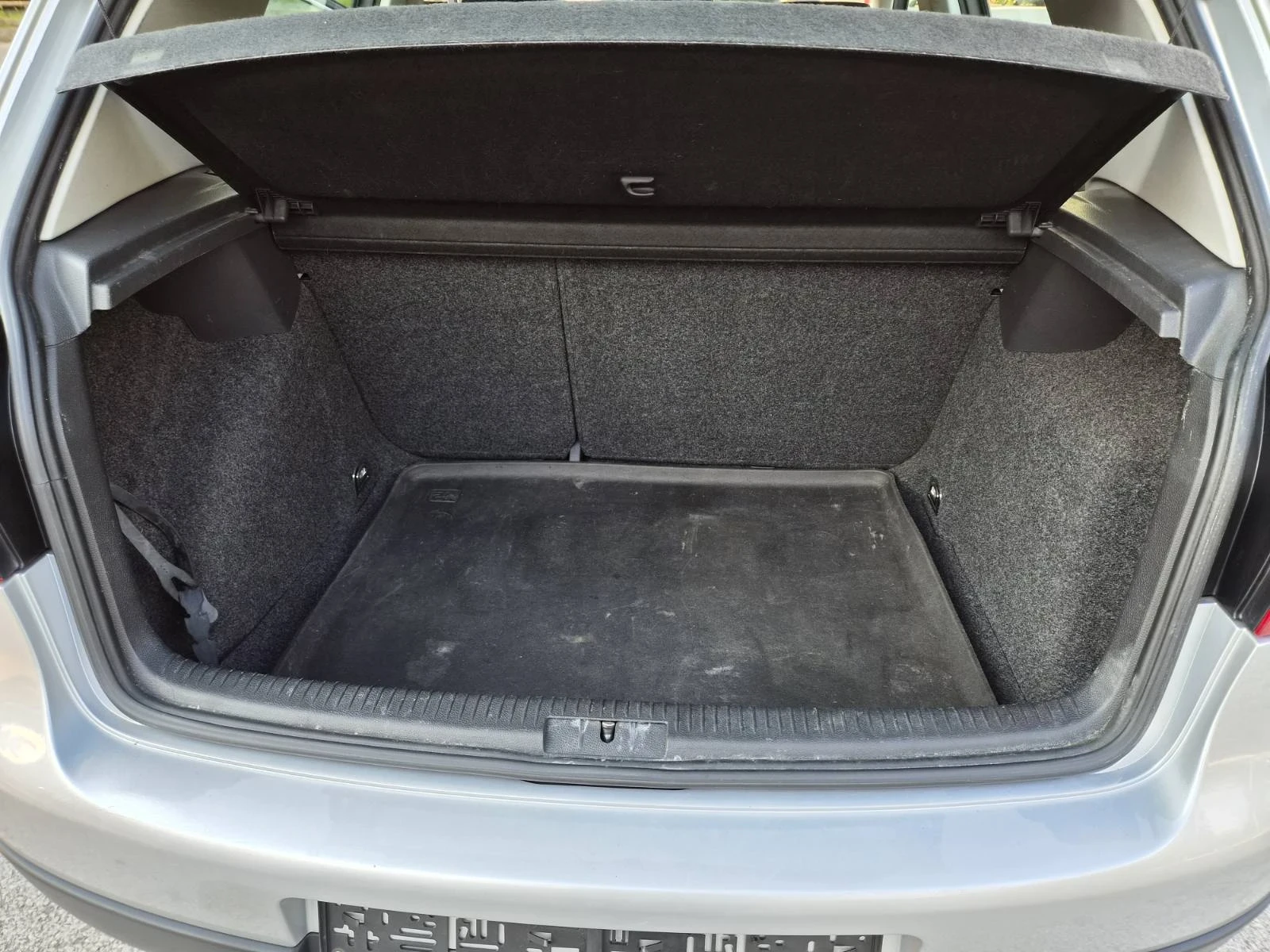 VW Golf 1.9TDi Автомат, снимка 14 - Автомобили и джипове - 54655276