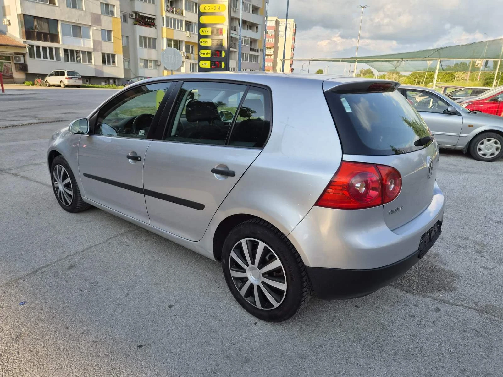 VW Golf 1.9TDi Автомат, снимка 6 - Автомобили и джипове - 54655276