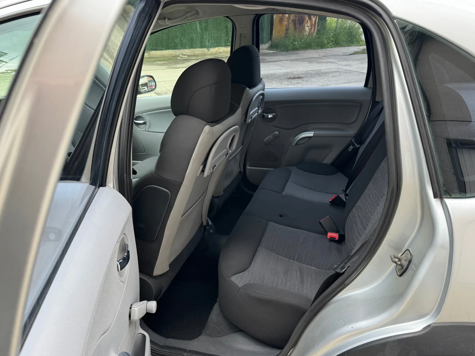 Citroen C3  XTR Automatic, снимка 9 - Автомобили и джипове - 54656179