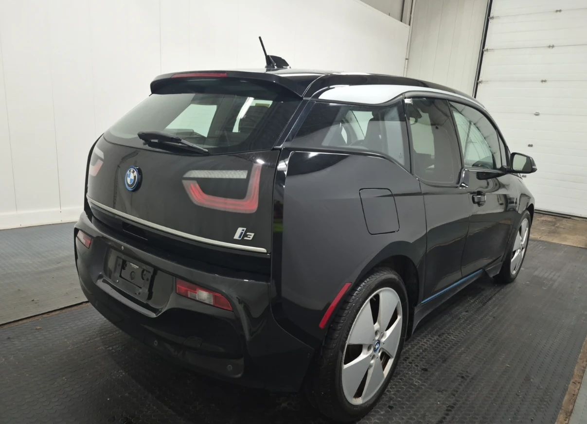 BMW i3 70к км* Sunroof* Подгрев* Камера* Smart key, снимка 4 - Автомобили и джипове - 55234461