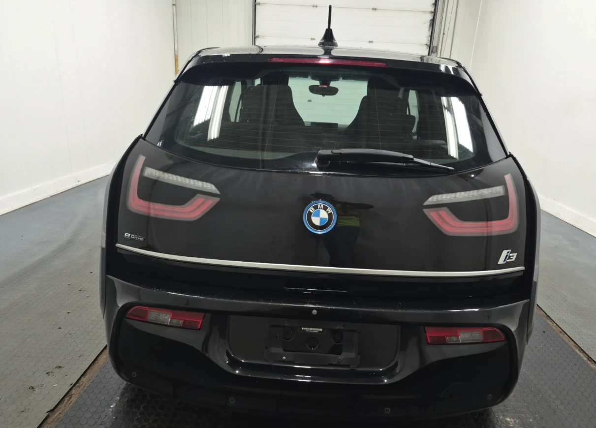 BMW i3 70к км* Sunroof* Подгрев* Камера* Smart key, снимка 5 - Автомобили и джипове - 55234461