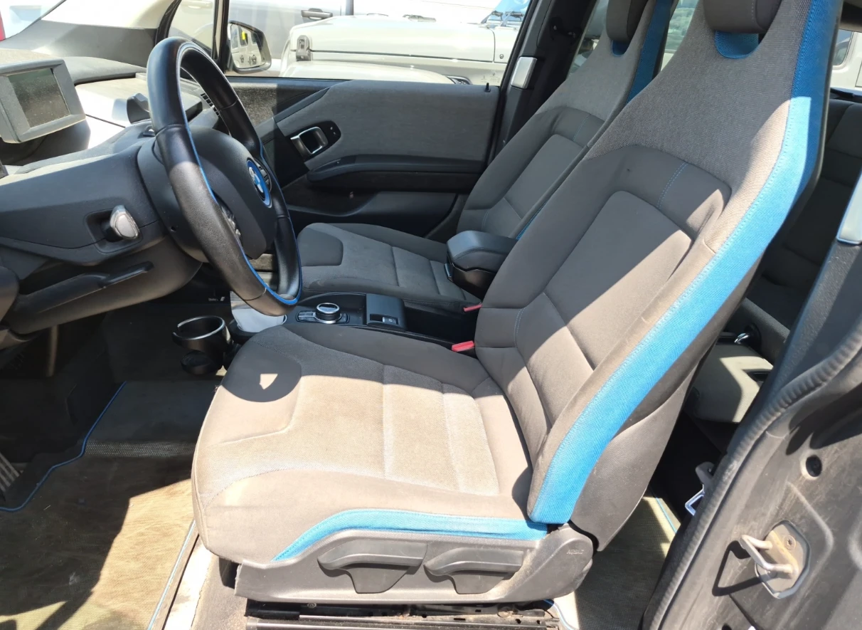 BMW i3 70к км* Sunroof* Подгрев* Камера* Smart key, снимка 8 - Автомобили и джипове - 55234461