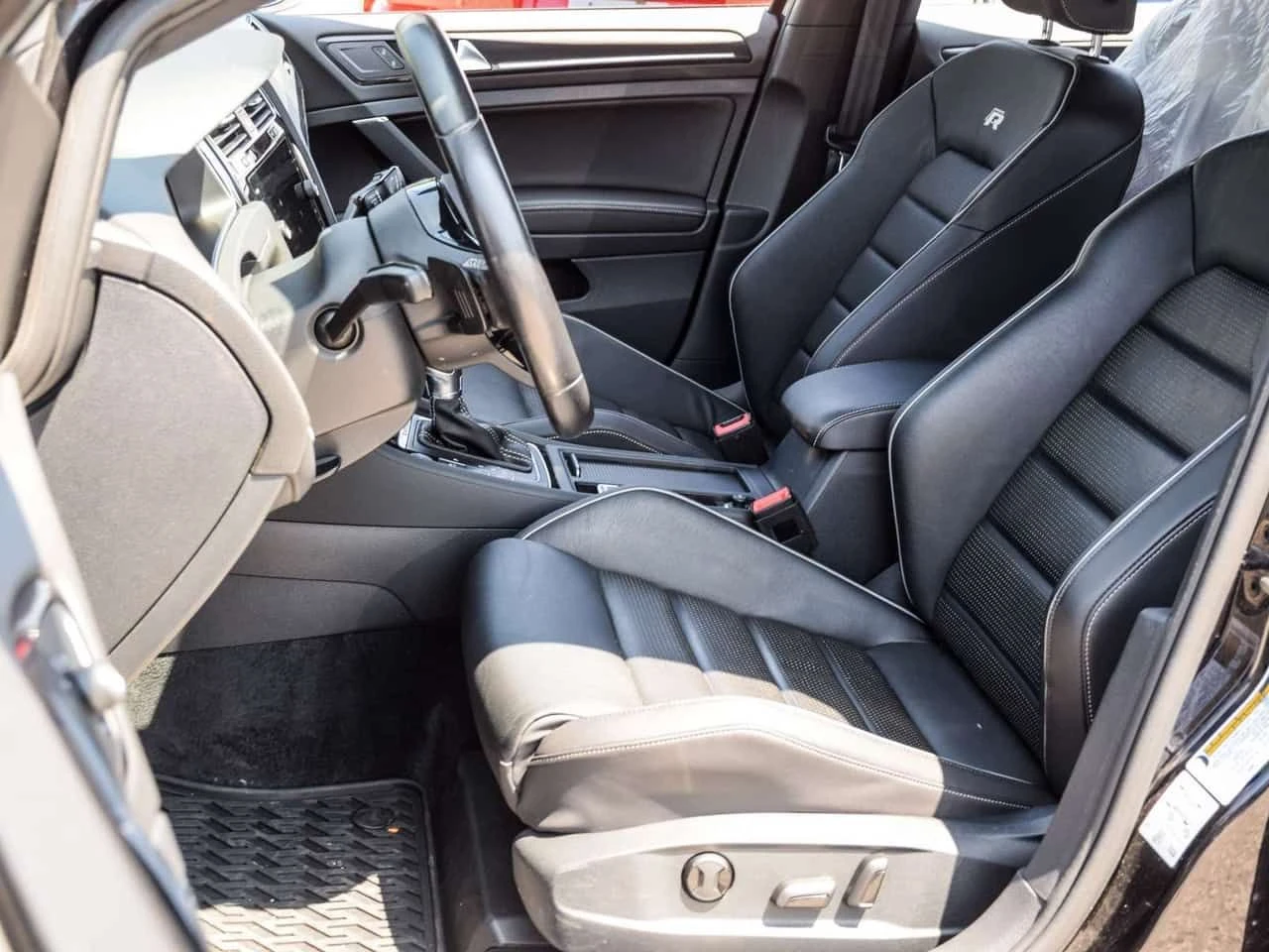VW Golf * R | Safety Checked | DSG | LOW KMS! | 1 Owner *  | Mobile.bg � ����������� 10