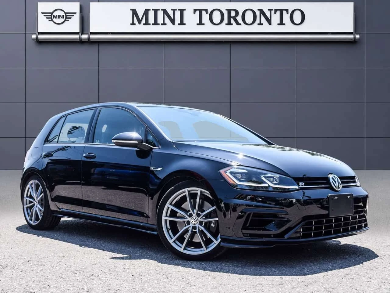 VW Golf * R | Safety Checked | DSG | LOW KMS! | 1 Owner *  | Mobile.bg � ����������� 1