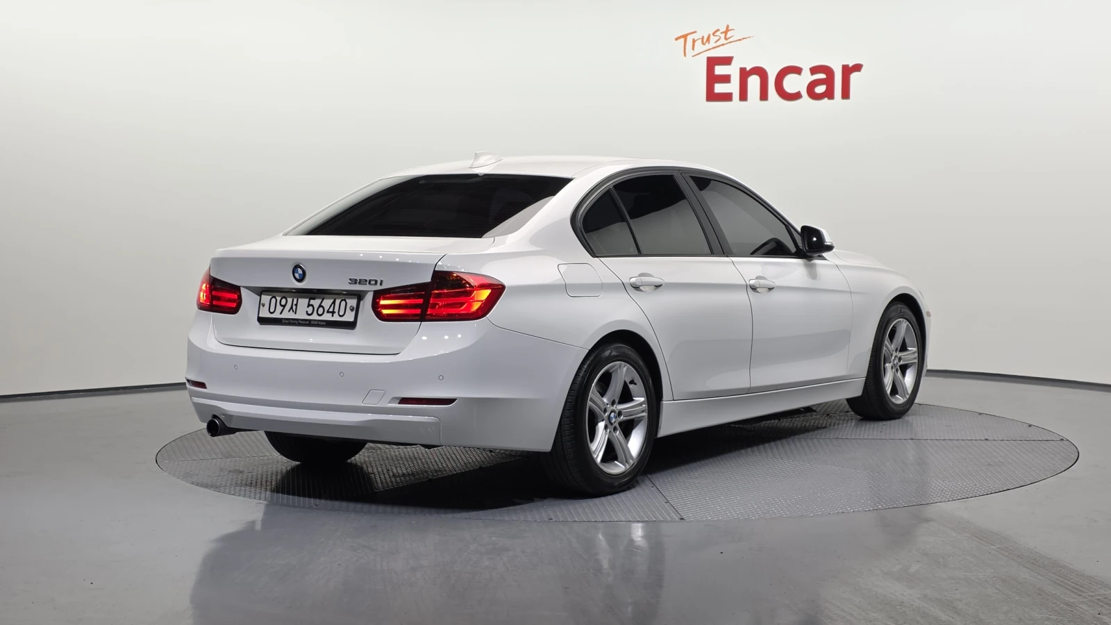 BMW 320, снимка 3 - Автомобили и джипове - 55372113
