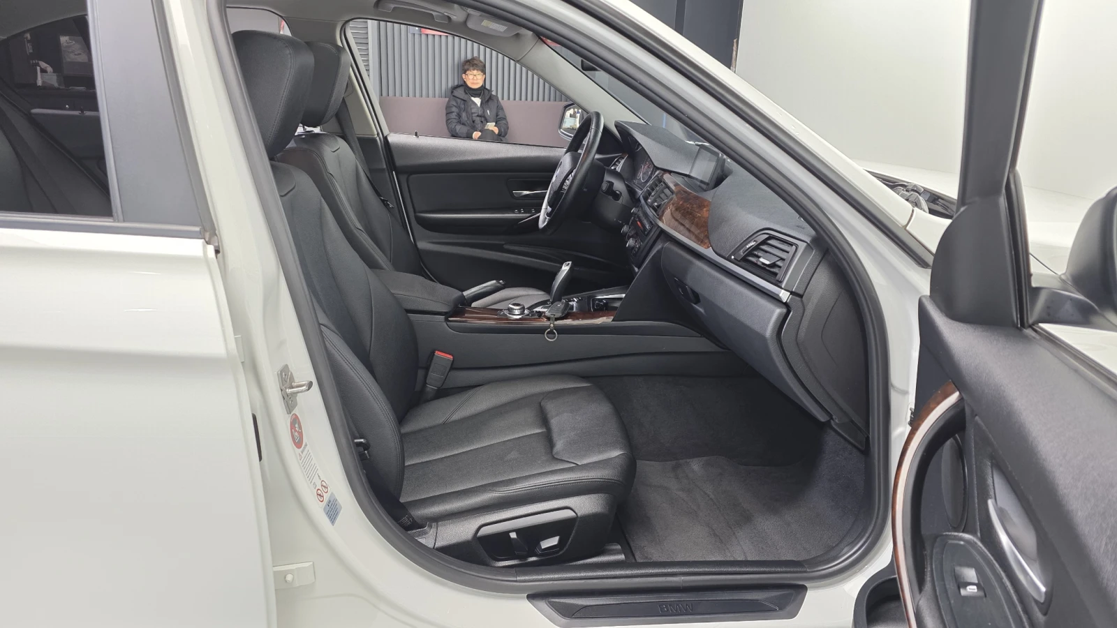 BMW 320, снимка 7 - Автомобили и джипове - 55372113