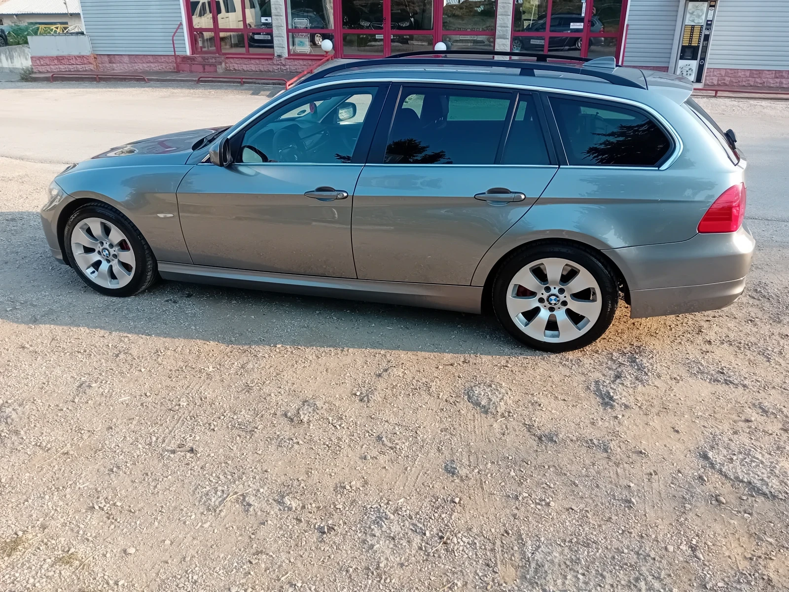 BMW 335, снимка 2 - Автомобили и джипове - 55826810