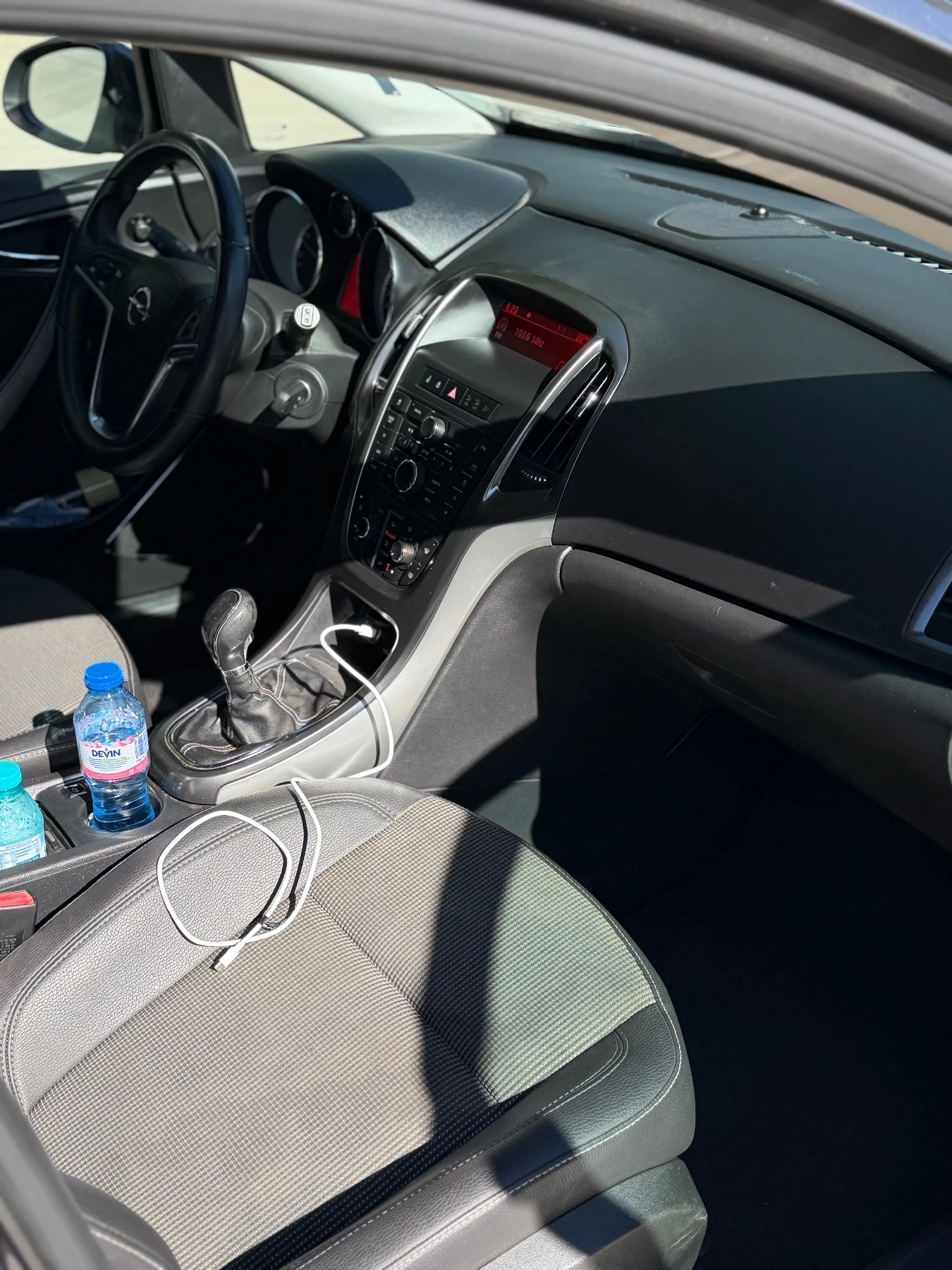 Opel Astra 1.4 Turbo , снимка 6 - Автомобили и джипове - 55961340