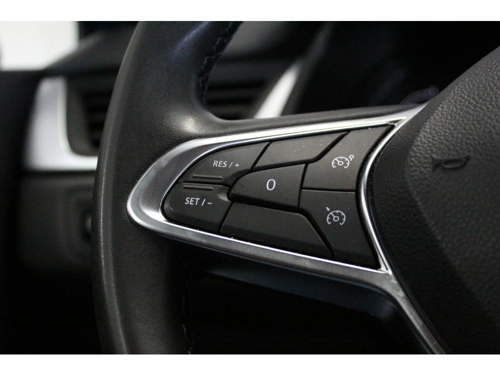 Renault Captur 1.6 Evolution, снимка 7 - Автомобили и джипове - 56126231