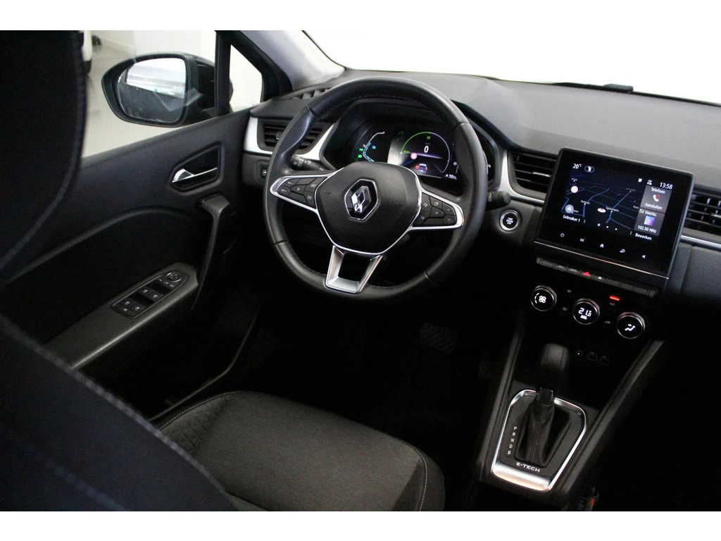 Renault Captur 1.6 Evolution, снимка 9 - Автомобили и джипове - 56126231