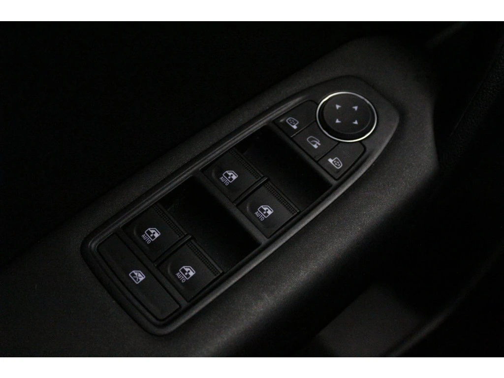 Renault Captur 1.6 Evolution, снимка 6 - Автомобили и джипове - 56126231