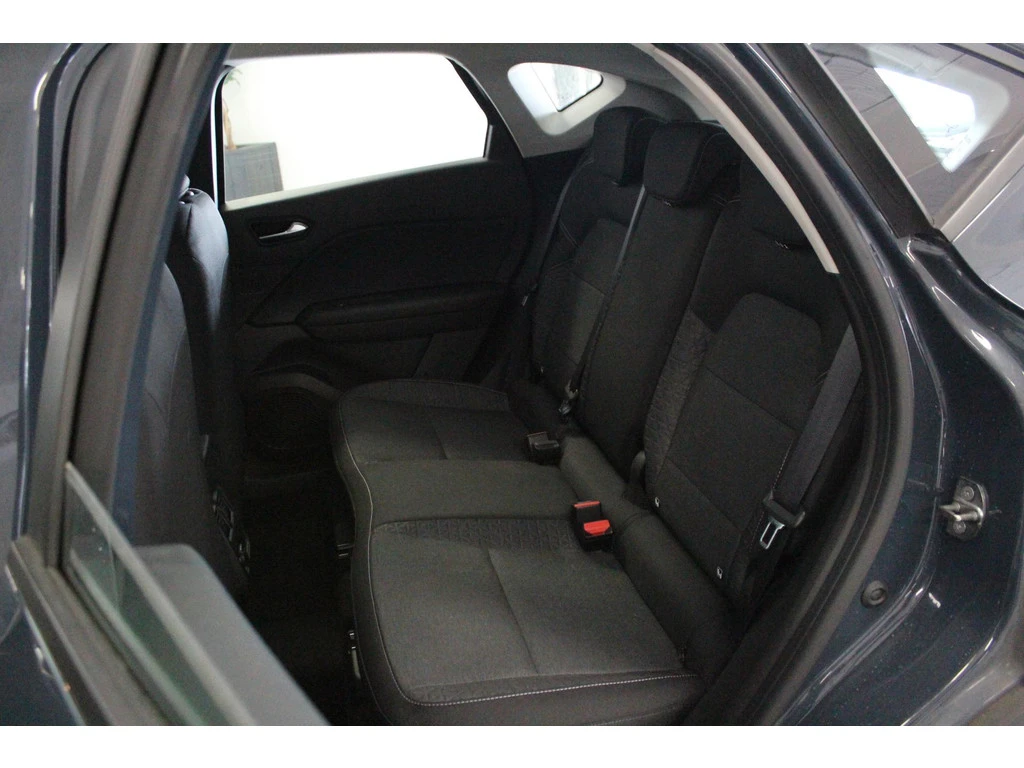 Renault Captur 1.6 Evolution, снимка 17 - Автомобили и джипове - 56126231