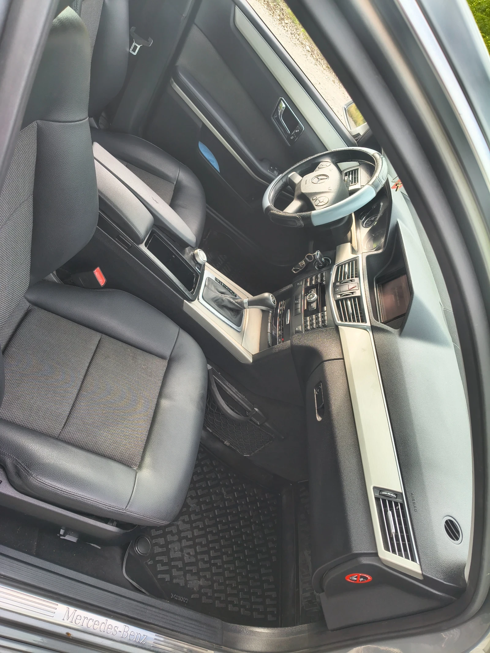 Mercedes-Benz E 250, снимка 13 - Автомобили и джипове - 56420961