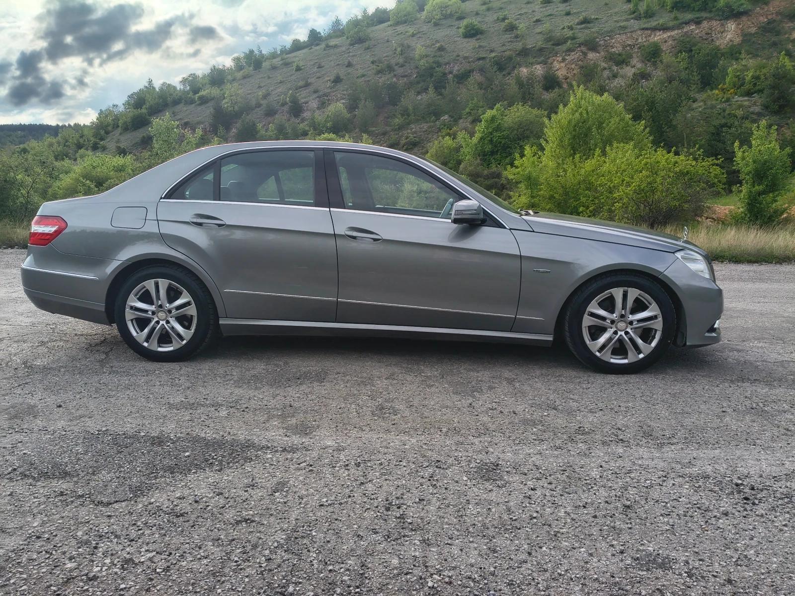Mercedes-Benz E 250, снимка 14 - Автомобили и джипове - 56420961