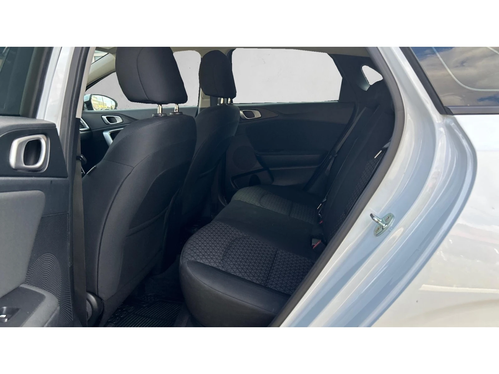 Kia Ceed 1. 0 T-GDI  M/T, ������� ������ �� 199   | Mobile.bg � ����������� 12