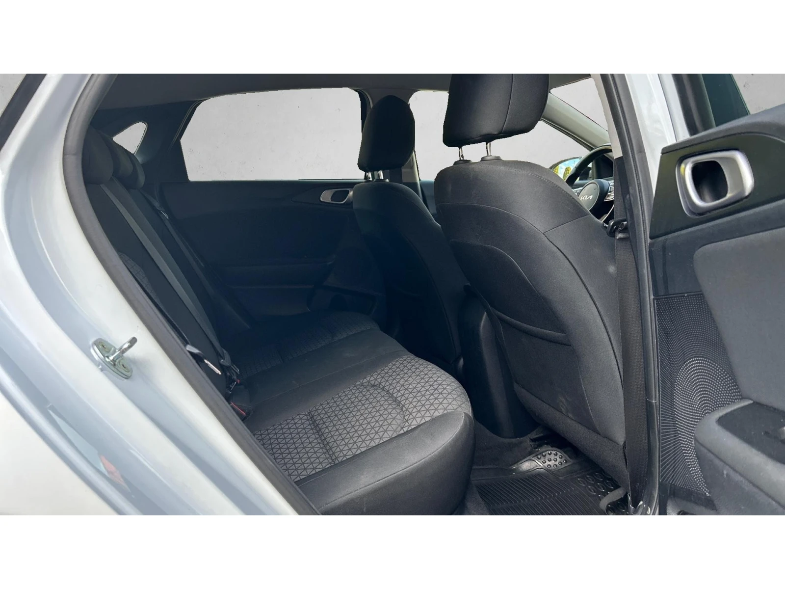 Kia Ceed 1. 0 T-GDI  M/T, ������� ������ �� 199   | Mobile.bg � ����������� 10