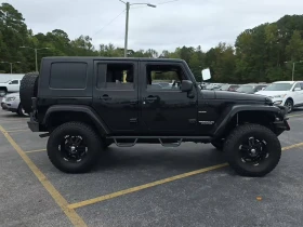     Jeep Wrangler SAHARA*  * 4WD* 2 