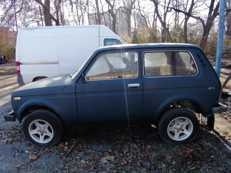 Lada Niva 1.7, снимка 4 - Автомобили и джипове - 48124014