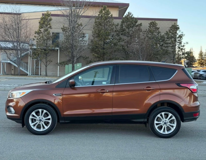 Ford Escape * SE * CARFAX * БЕЗ ПЪРВОНАЧАЛНА ВНОСКА, снимка 2 - Автомобили и джипове - 53116837