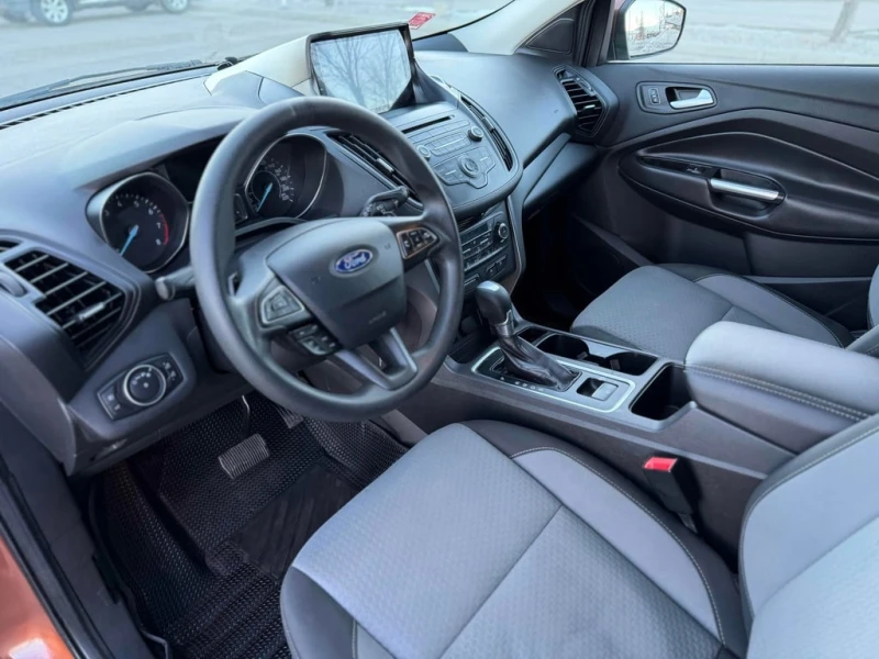 Ford Escape * SE * CARFAX * БЕЗ ПЪРВОНАЧАЛНА ВНОСКА, снимка 13 - Автомобили и джипове - 53116837