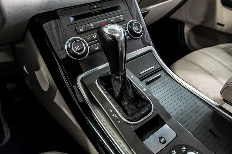 Land Rover Range Rover Sport SUPERCHARGED * AWD * ПАНО * CAMERA * ПОДГРЕВ * NAV, снимка 16 - Автомобили и джипове - 53386341