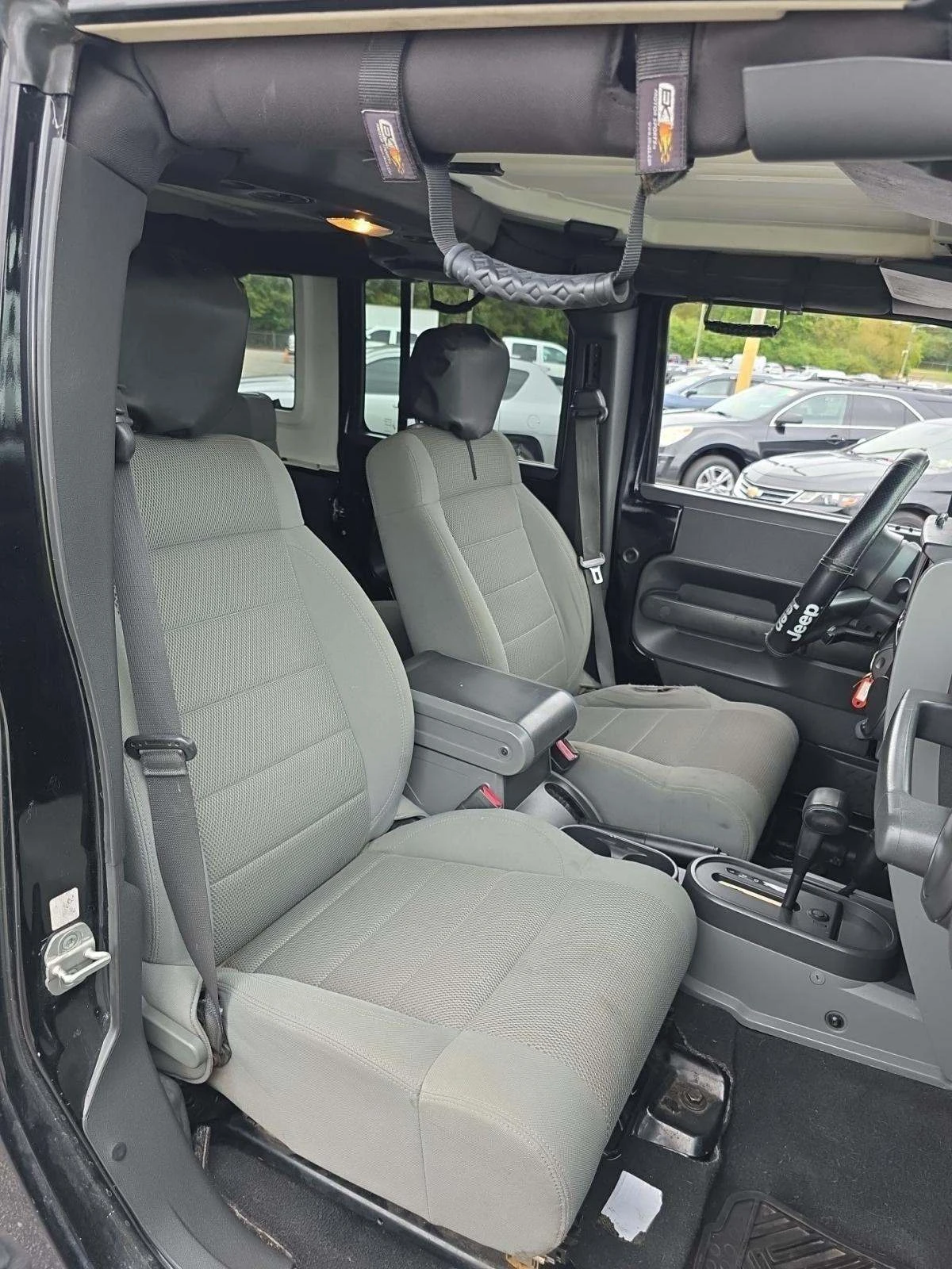 Jeep Wrangler SAHARA* ДЪЛГА БАЗА* 4WD* 2 КЛЮЧА - изображение 9