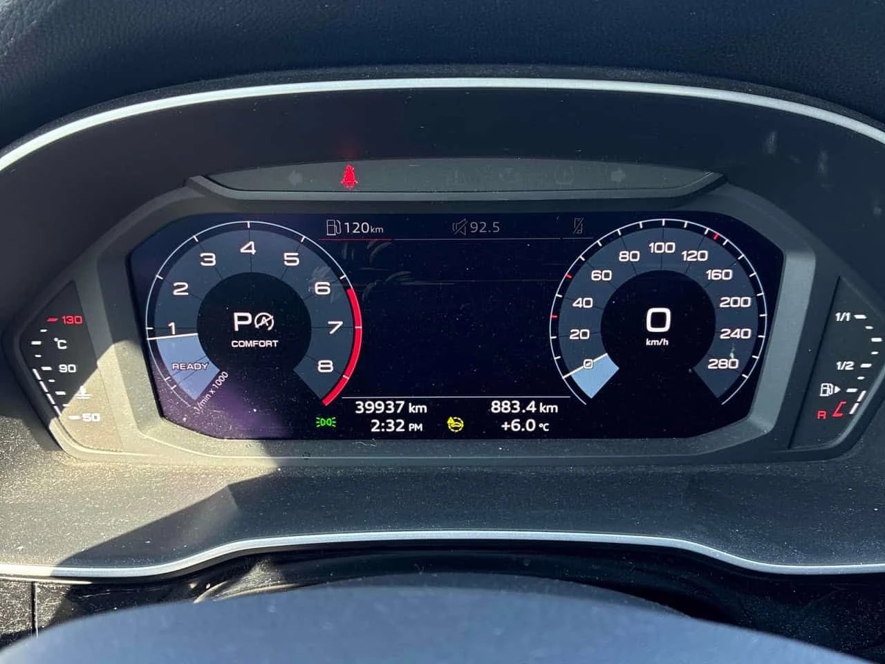 Audi Q3 * Komfort * CARFAX * 2 КЛЮЧА * ПАНО * KEYLESS, снимка 8 - Автомобили и джипове - 54158123