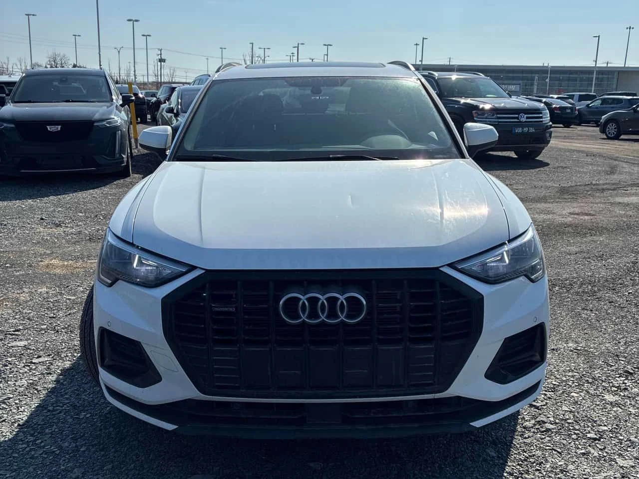 Audi Q3 * Komfort * CARFAX * 2 КЛЮЧА * ПАНО * KEYLESS, снимка 6 - Автомобили и джипове - 54158123