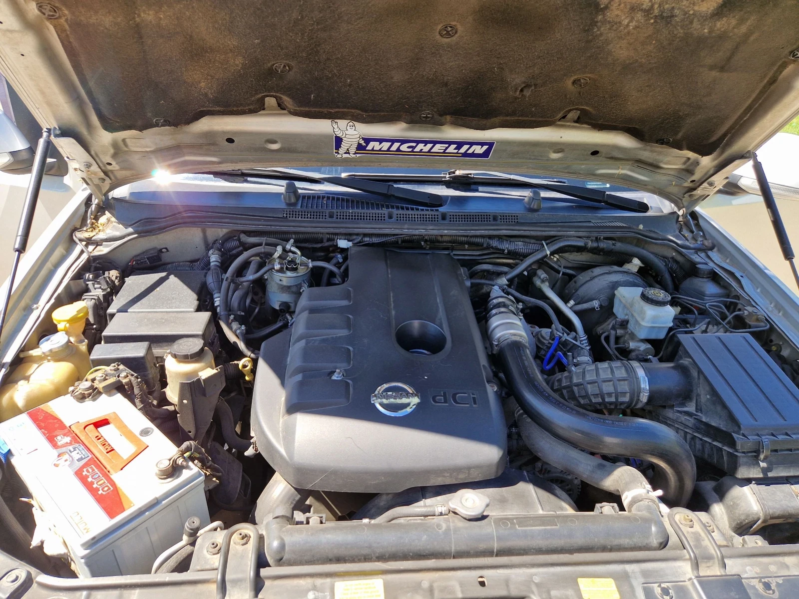 Nissan Navara, снимка 13 - Автомобили и джипове - 54321980