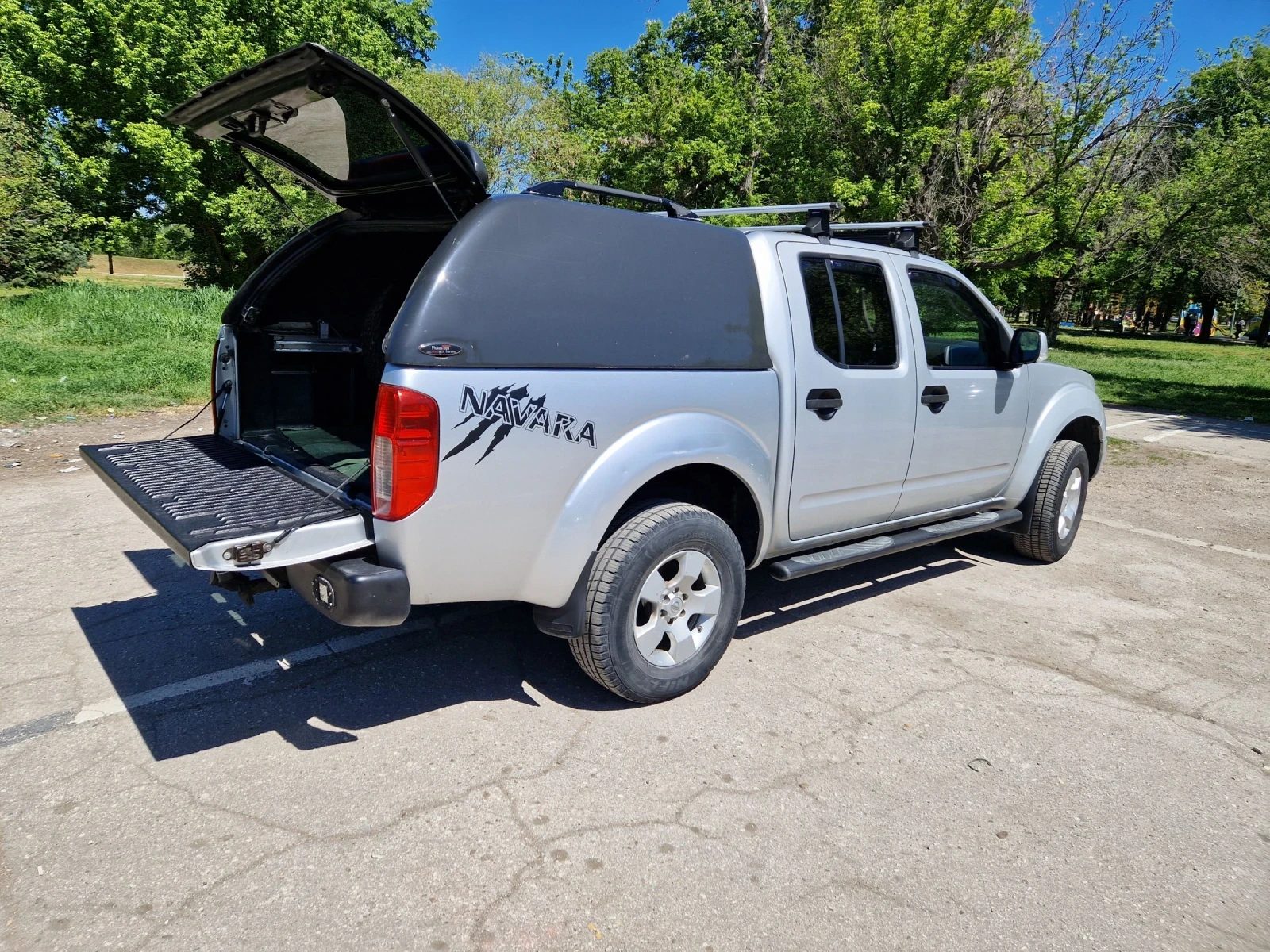 Nissan Navara, снимка 4 - Автомобили и джипове - 54321980