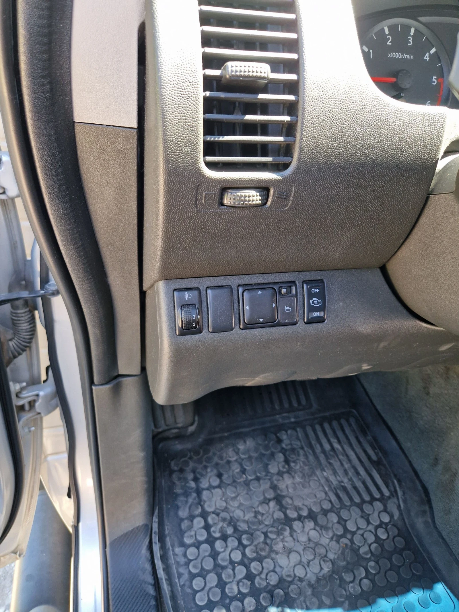 Nissan Navara, снимка 10 - Автомобили и джипове - 54321980