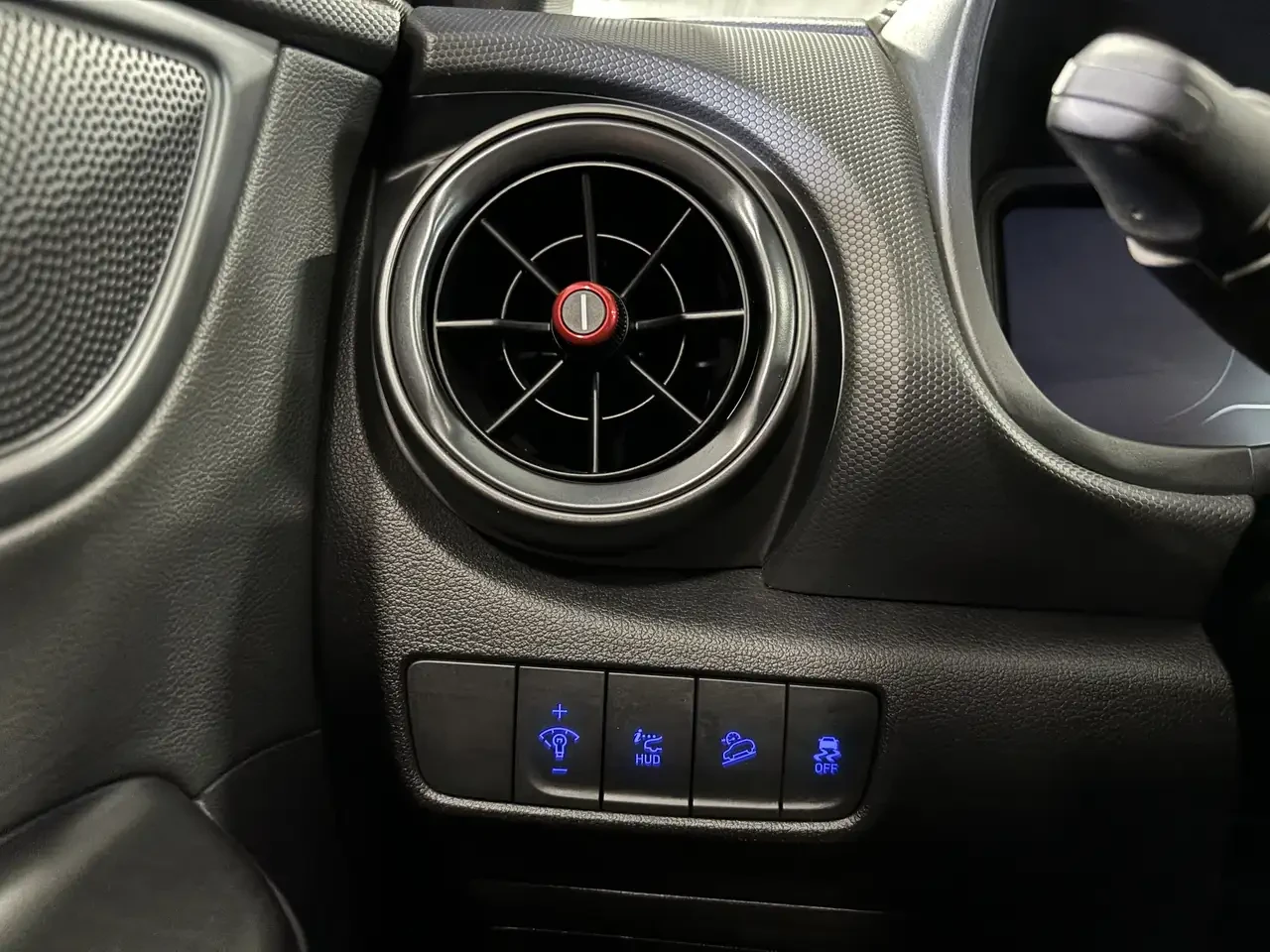 Hyundai Kona 1.6T N Line| AWD| ULTIMATEPKG| NAV| SUNROOF| LEATH | Mobile.bg � ����������� 17