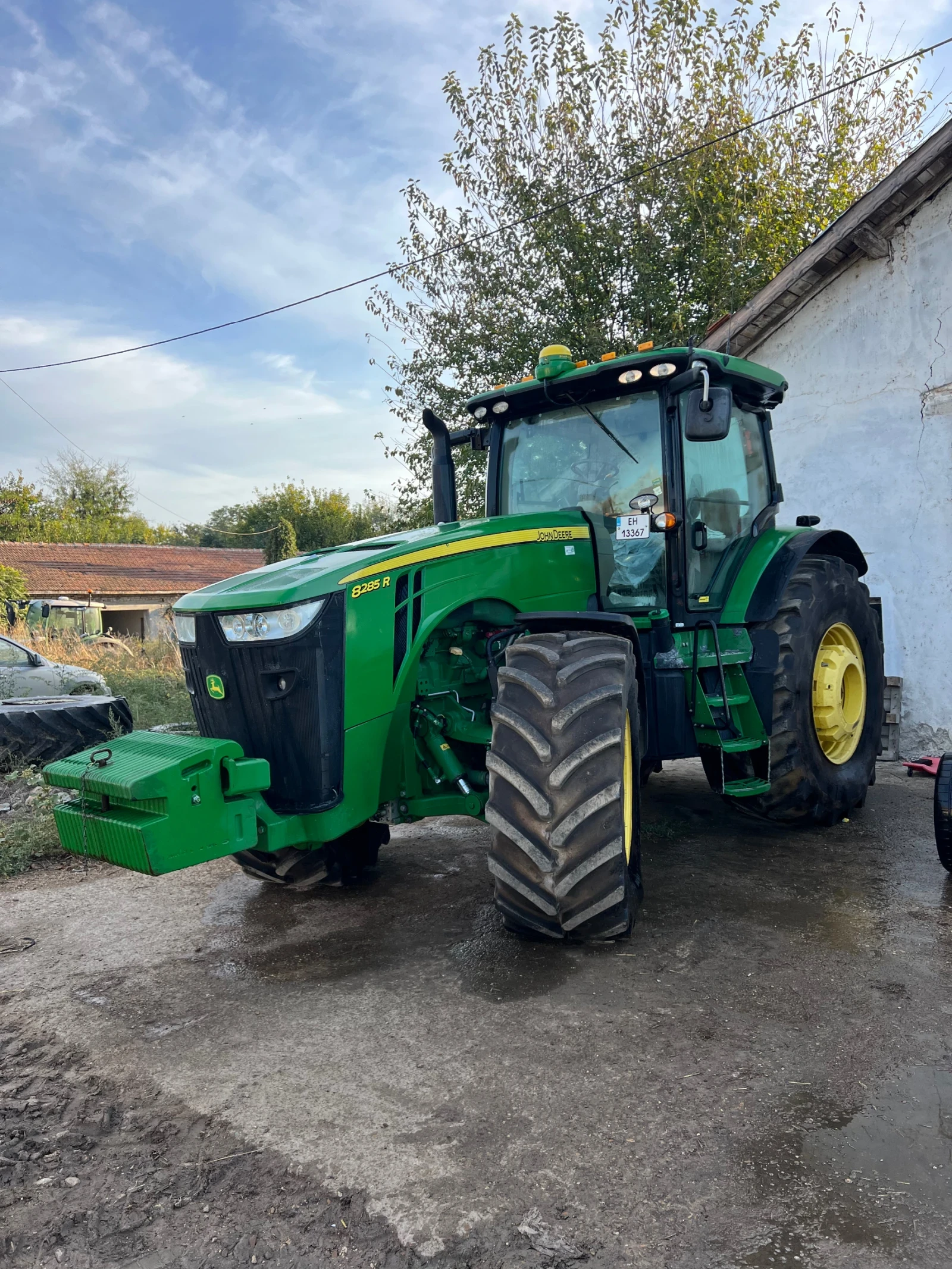 Трактор John Deere 8285 R - изображение 2