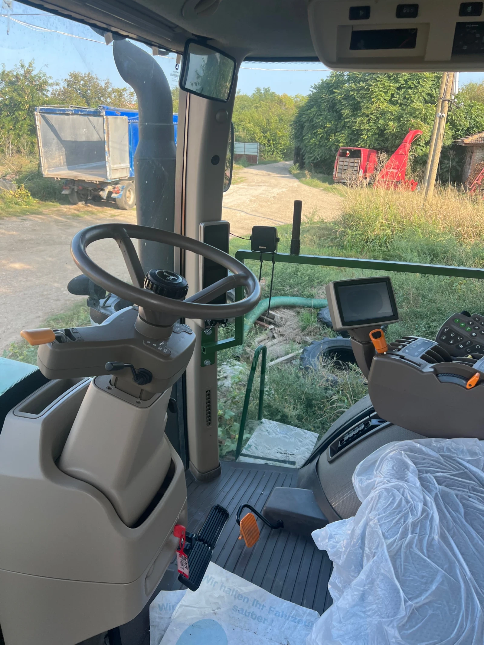 Трактор John Deere 8285 R - изображение 9