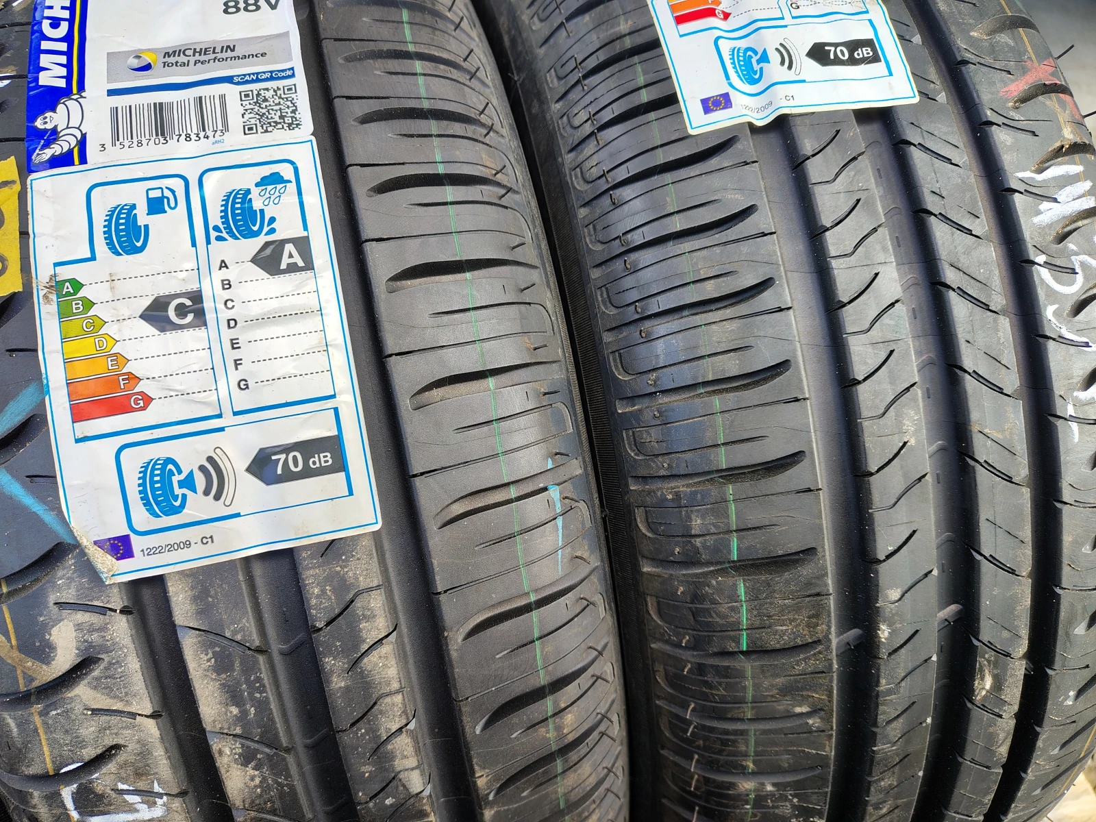Гуми Летни 195/60R15, снимка 2 - Гуми и джанти - 55840204