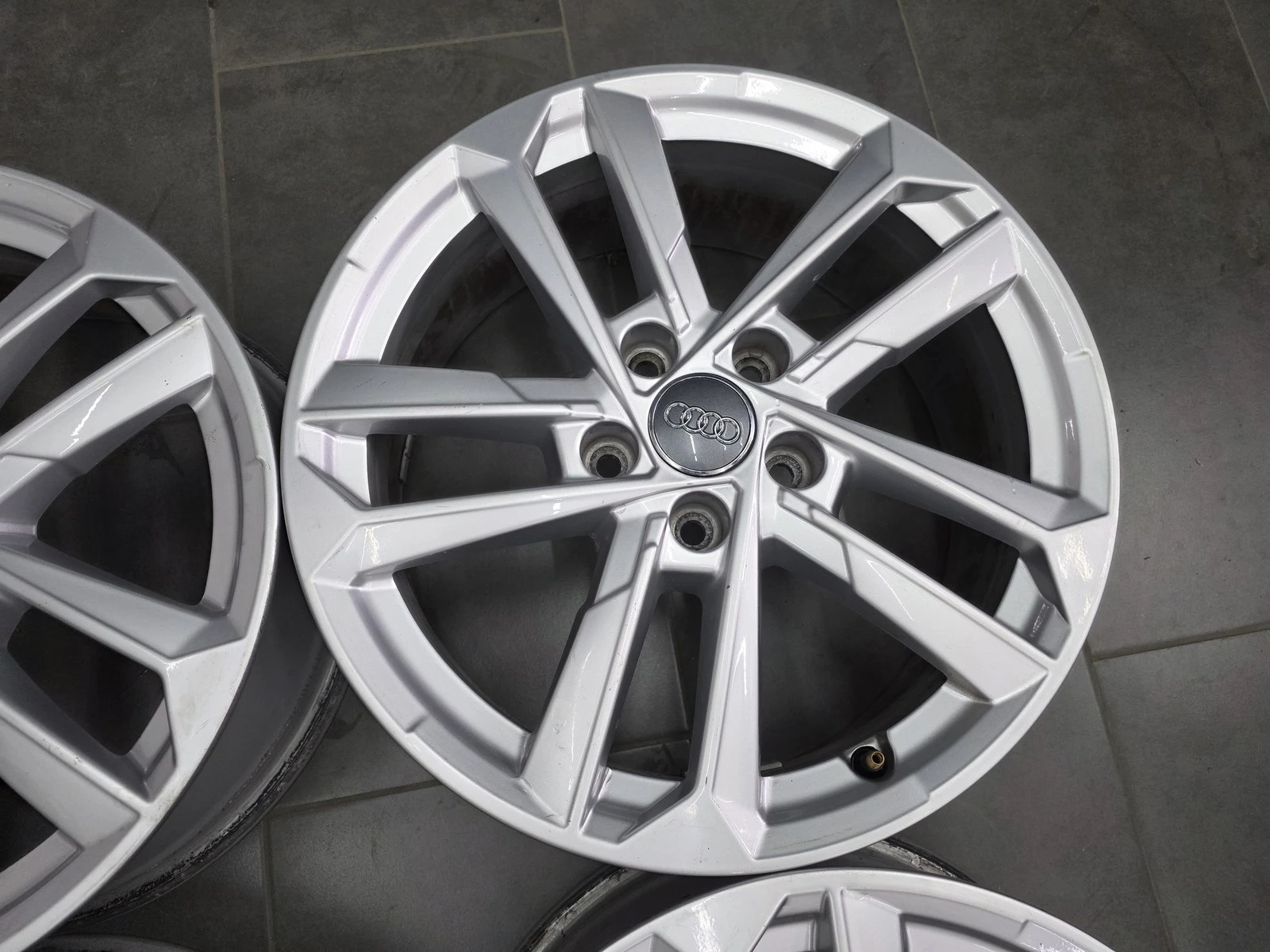 Джанти за Audi, снимка 6 - Гуми и джанти - 56729890