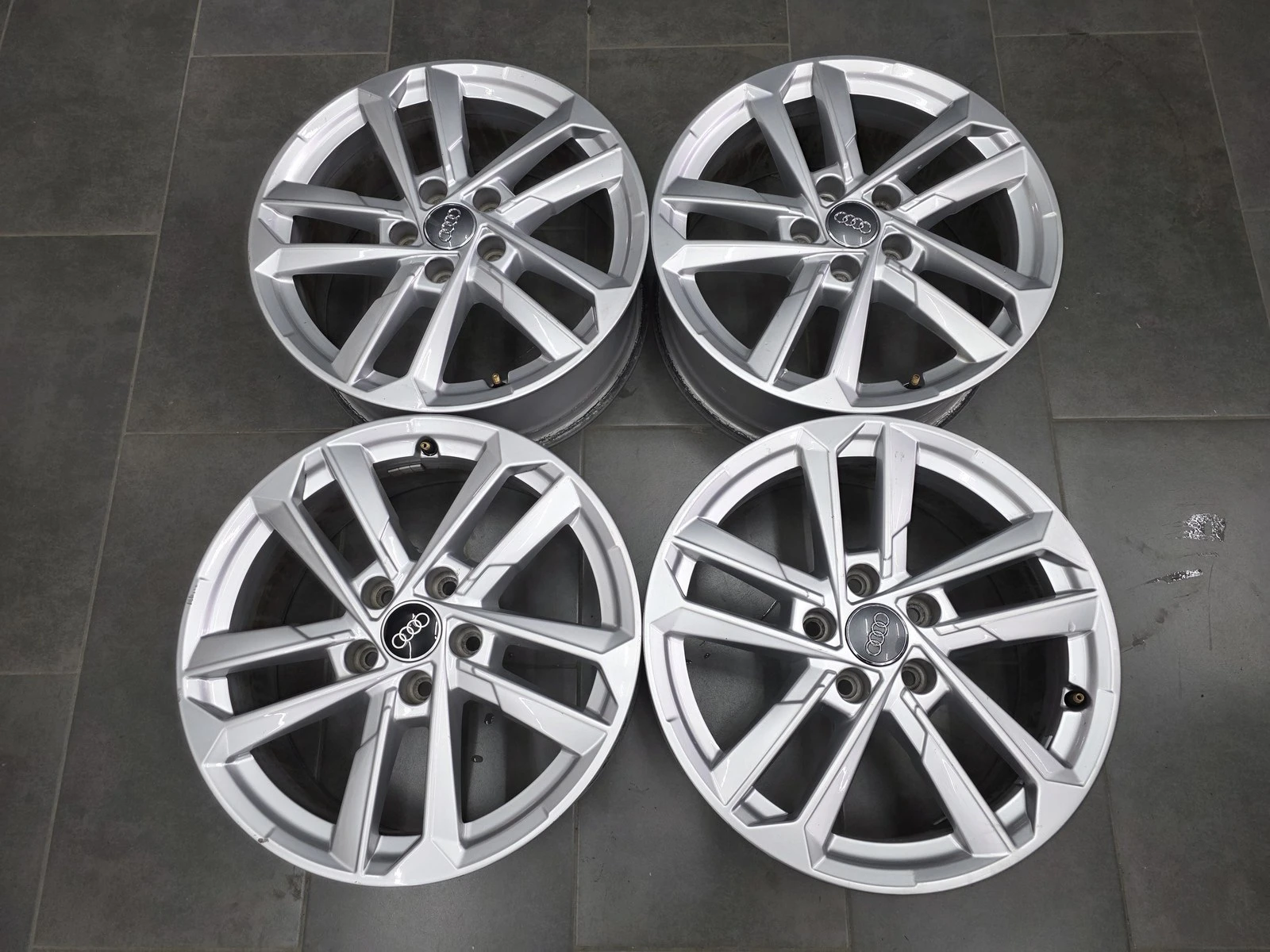 Джанти за Audi, снимка 3 - Гуми и джанти - 56729890