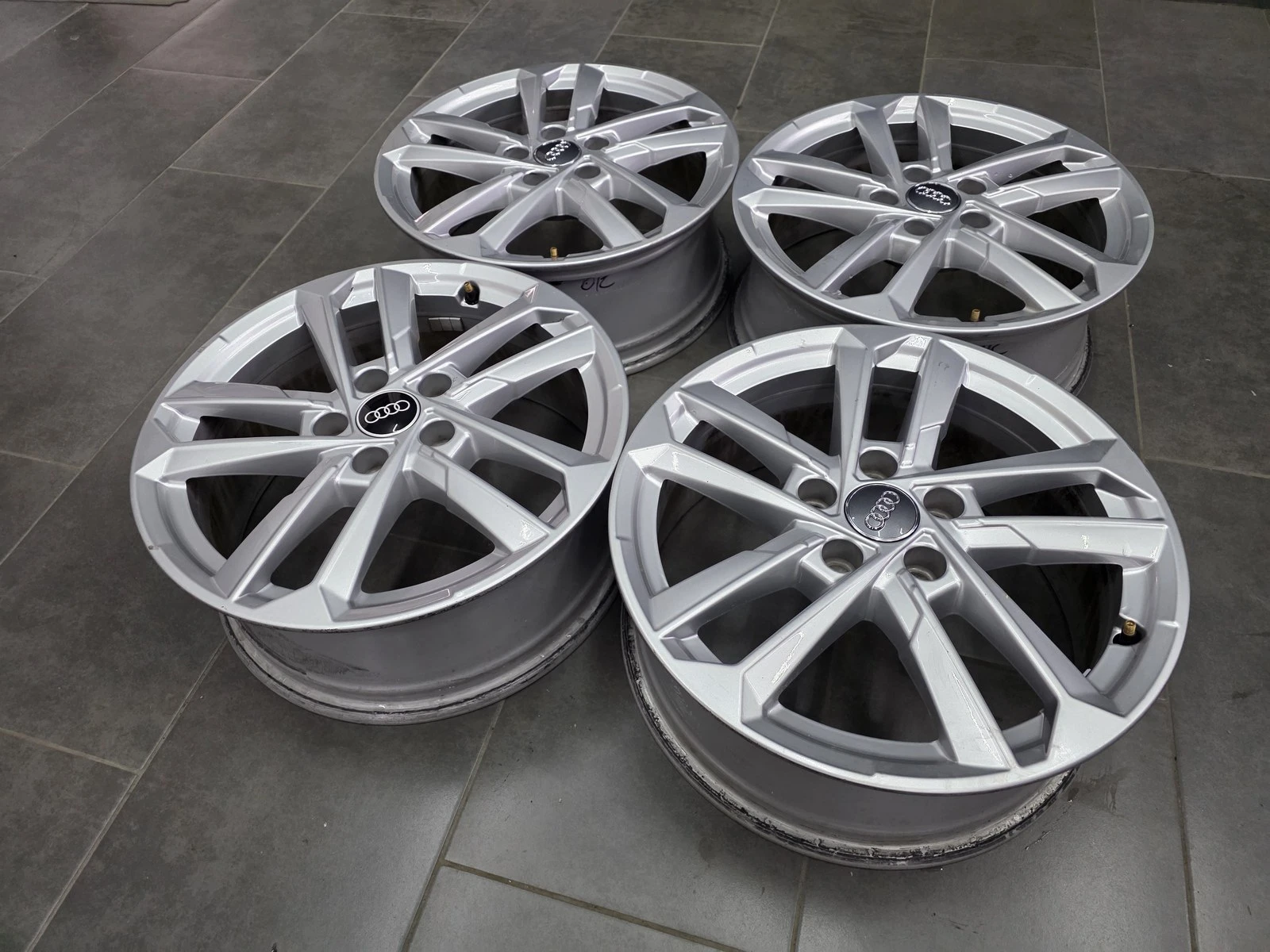 Джанти за Audi, снимка 4 - Гуми и джанти - 56729890