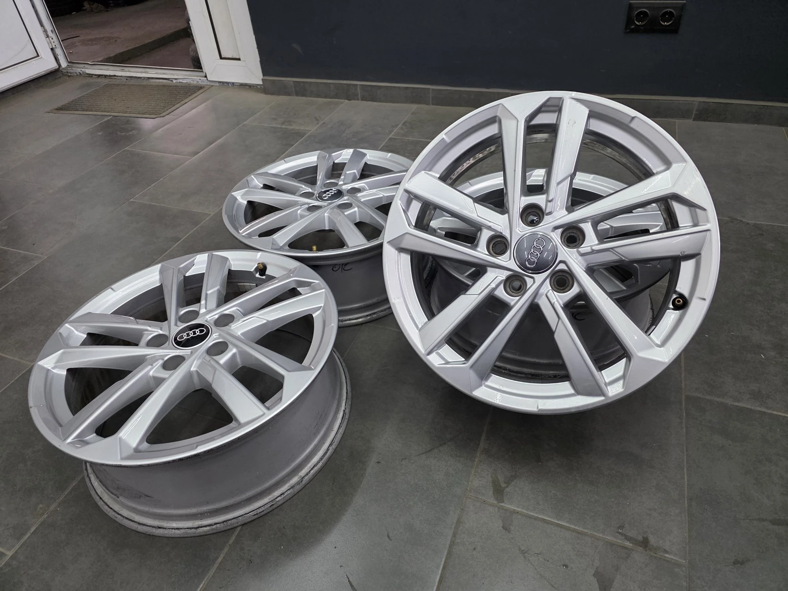 Джанти за Audi, снимка 2 - Гуми и джанти - 56729890