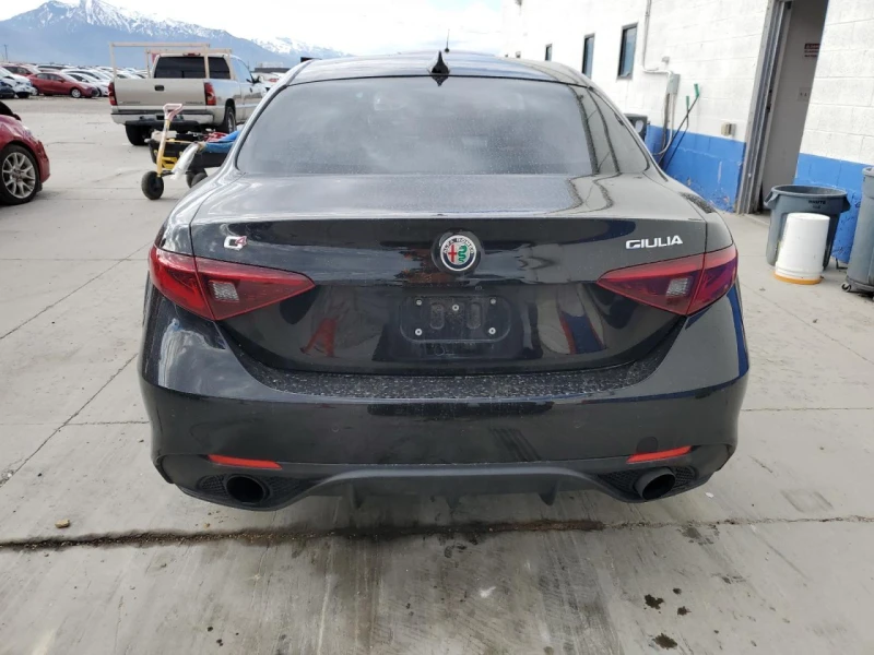 Alfa Romeo Giulia TI Q4* CAMERA* PARKTRONIC, снимка 5 - Автомобили и джипове - 47173376