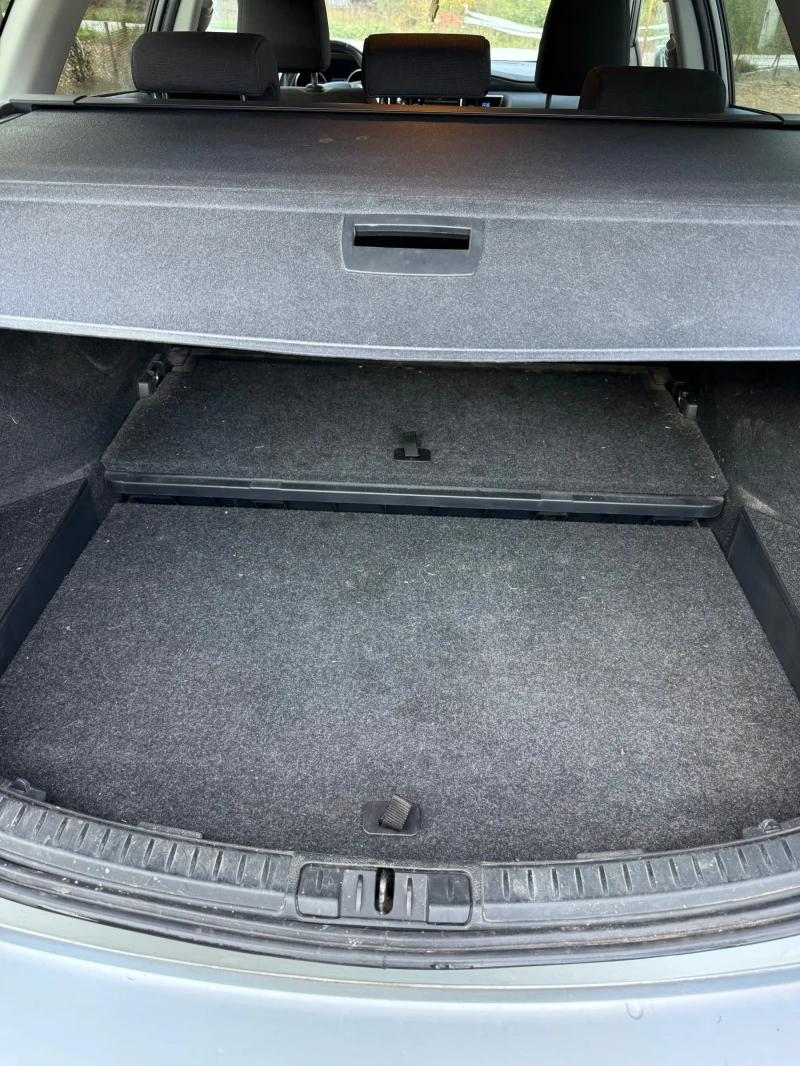 Toyota Auris Touringsport 1.6 D4-D Facelift, снимка 12 - Автомобили и джипове - 49686044