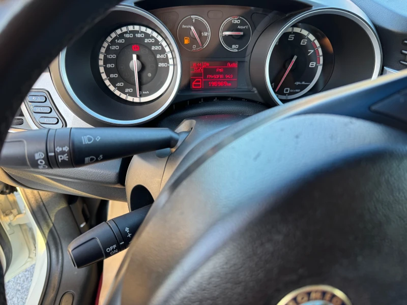 Alfa Romeo Giulietta 1.4I-GPL Turbo-ЛИЗИНГ, снимка 14 - Автомобили и джипове - 52247623
