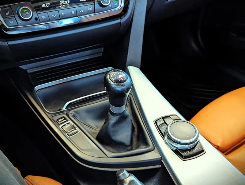 BMW 340 M packet* РЪЧКА* Подгреви* LCI, снимка 14 - Автомобили и джипове - 52551286