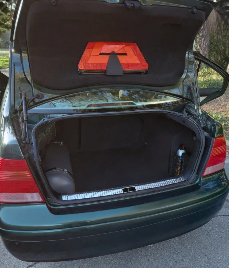 VW Bora 1.6, 101, SR, бензин + газ, снимка 5 - Автомобили и джипове - 53410651