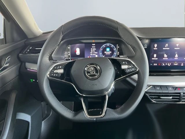 Skoda Octavia 150HP/CARPLAY/NAVI/LED/297b, снимка 10 - Автомобили и джипове - 47633832