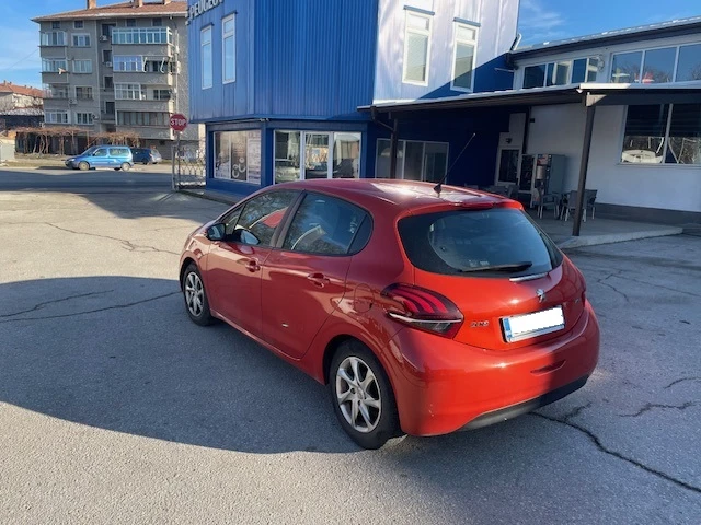 Peugeot 208 ACTIVE 1.2 PureTech 82, снимка 5 - Автомобили и джипове - 48597373