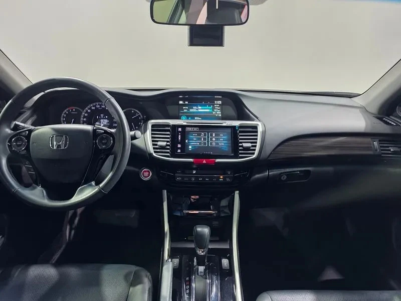 Honda Accord 2.4 9Th Gen , снимка 9 - Автомобили и джипове - 55445258