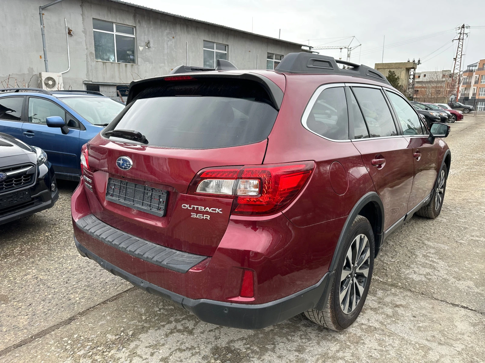 Subaru Outback 3.6 Limited 4x4 - изображение 4